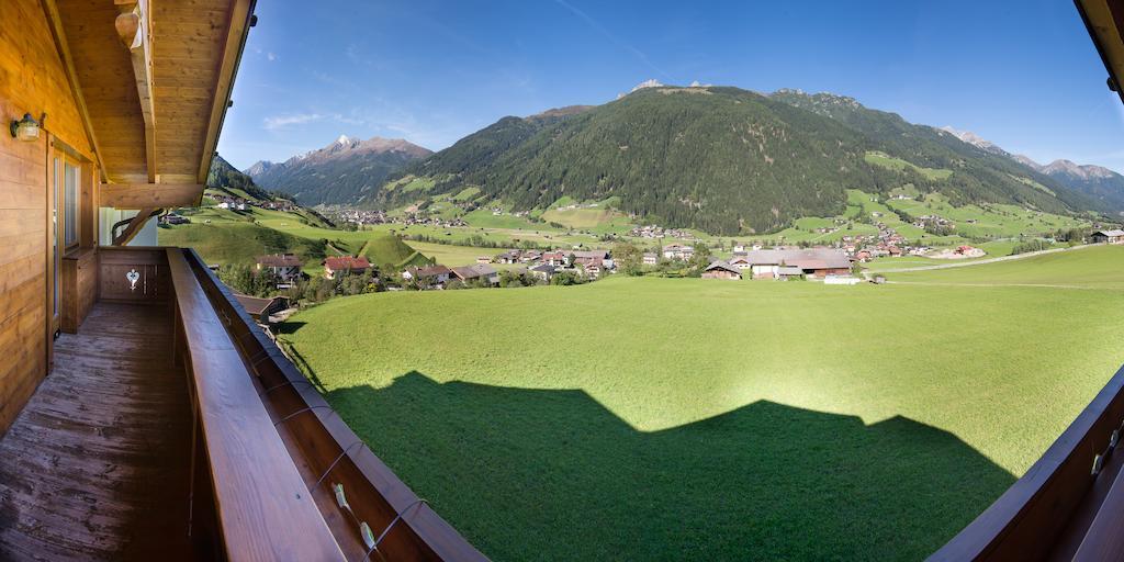 Pension Roasthof Neustift im Stubaital Exterior photo